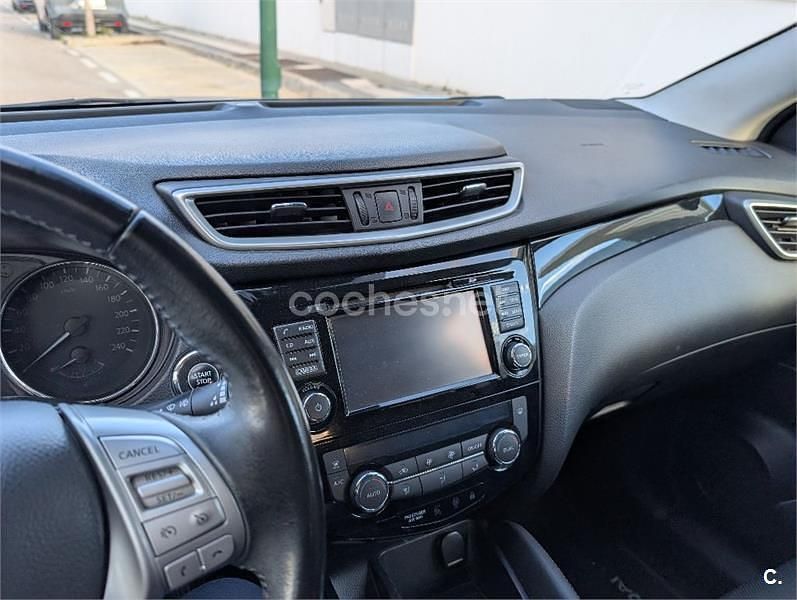 Usado Nissan Qashqai Tekna 130 CV (95 kW) 2016 Gris / plata SUV