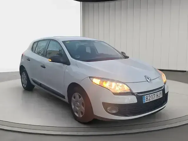 Usado Renault Mégane III Authentique 110 CV (80 kW) 2012 Blanco Berlina