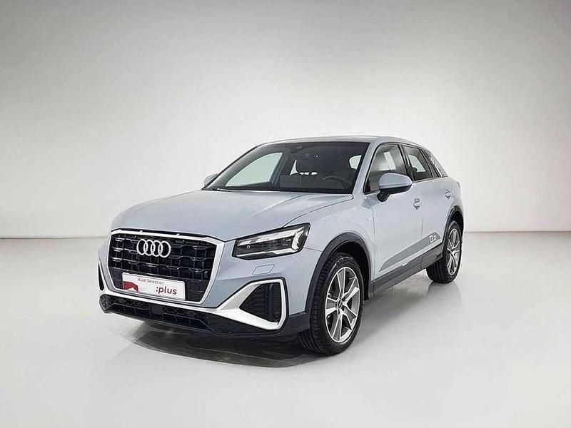 Usado Audi Q2 Black Edition 150 CV (110 kW) 2025 Gris SUV
