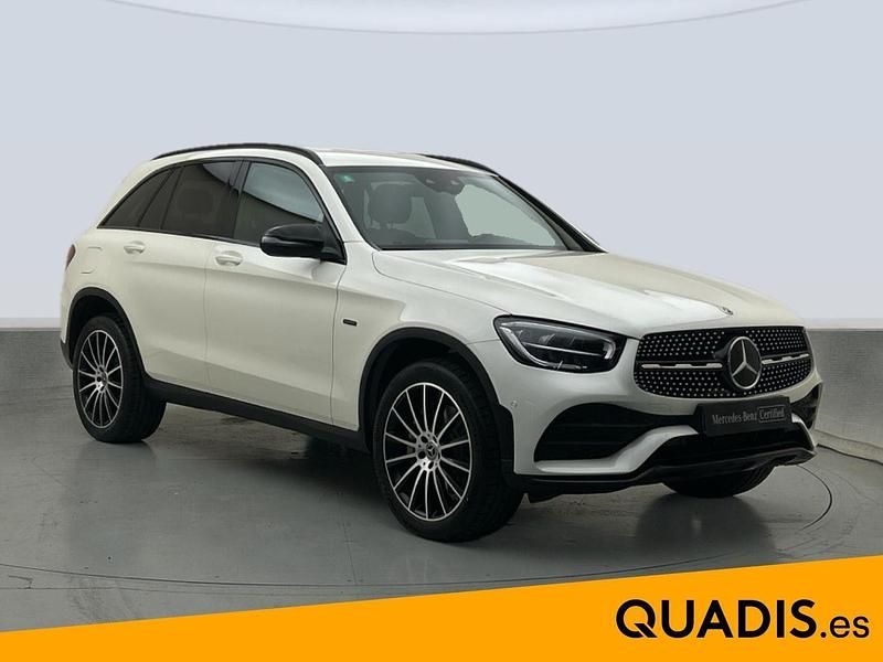 Usado Mercedes GLC300e AMG line 320 CV (235 kW) 2021 Blanco SUV