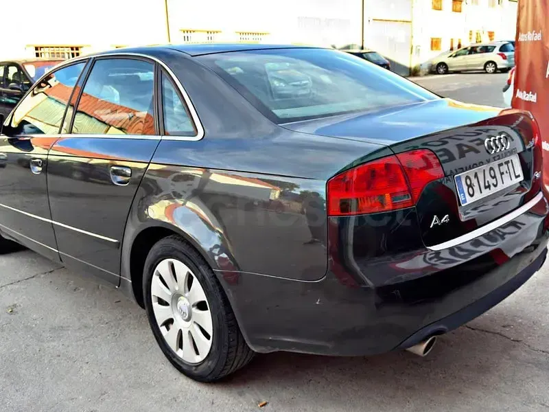 Usado Audi A4 163 CV (119 kW) 2007 Negro Berlina