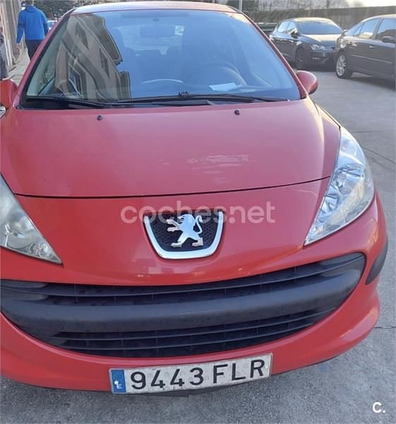 Rojo Usado 2007 Peugeot 207 Berlina | 2800 € (Precio justo) - Imagen 1/4