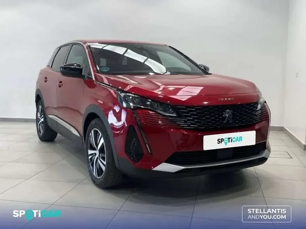 Usado Peugeot 3008 Allure 131 CV (96 kW) 2023 Rojo SUV