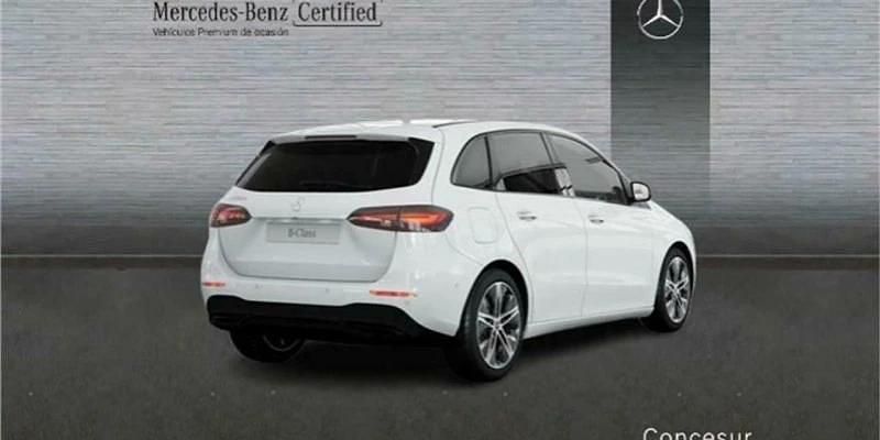 Usado Mercedes B250e 218 CV (160 kW) 2024 Blanco Monovolumen