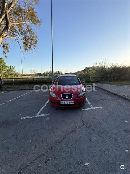 Usado Seat Leon Reference 140 CV (102 kW) 2005 Rojo Utilitario