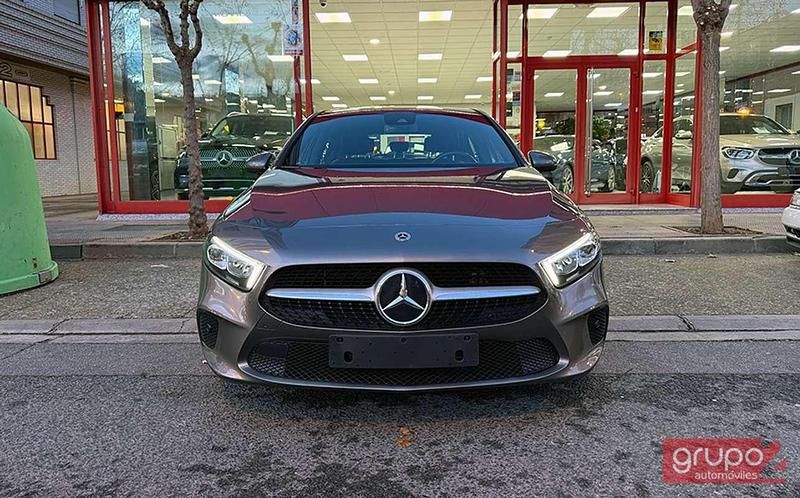 Usado Mercedes A250 218 CV (160 kW) 2021 Gris Utilitario