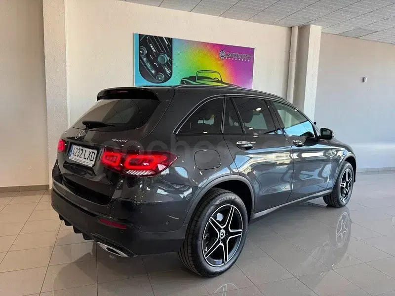 Usado Mercedes GLC300e 306 CV (225 kW) 2022 Gris / plata SUV