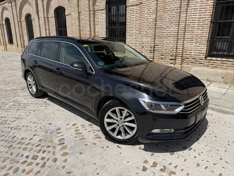 Usado VW Passat Sportline 150 CV (110 kW) 2015 Negro Familiar