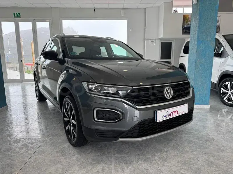 Usado VW T-Roc Advance 150 CV (110 kW) 2019 Gris / plata SUV