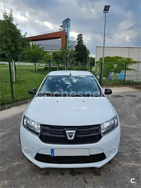 Używany Dacia Sandero Base 75 KM (55 kW) 2014 Biały Sedan/Limuzyna