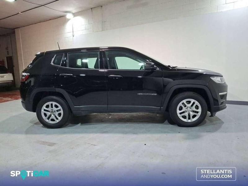 Usado Jeep Compass Sport 140 CV (102 kW) 2019 Negro SUV