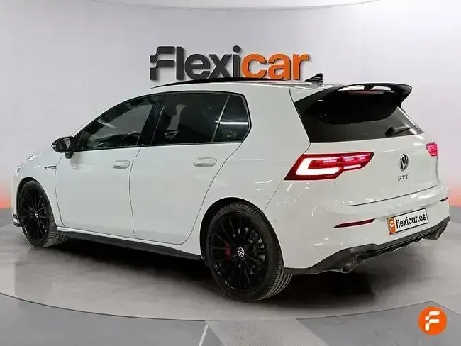 Usado VW Golf VII GTI Clubsport 301 CV (221 kW) 2021 Blanco Utilitario