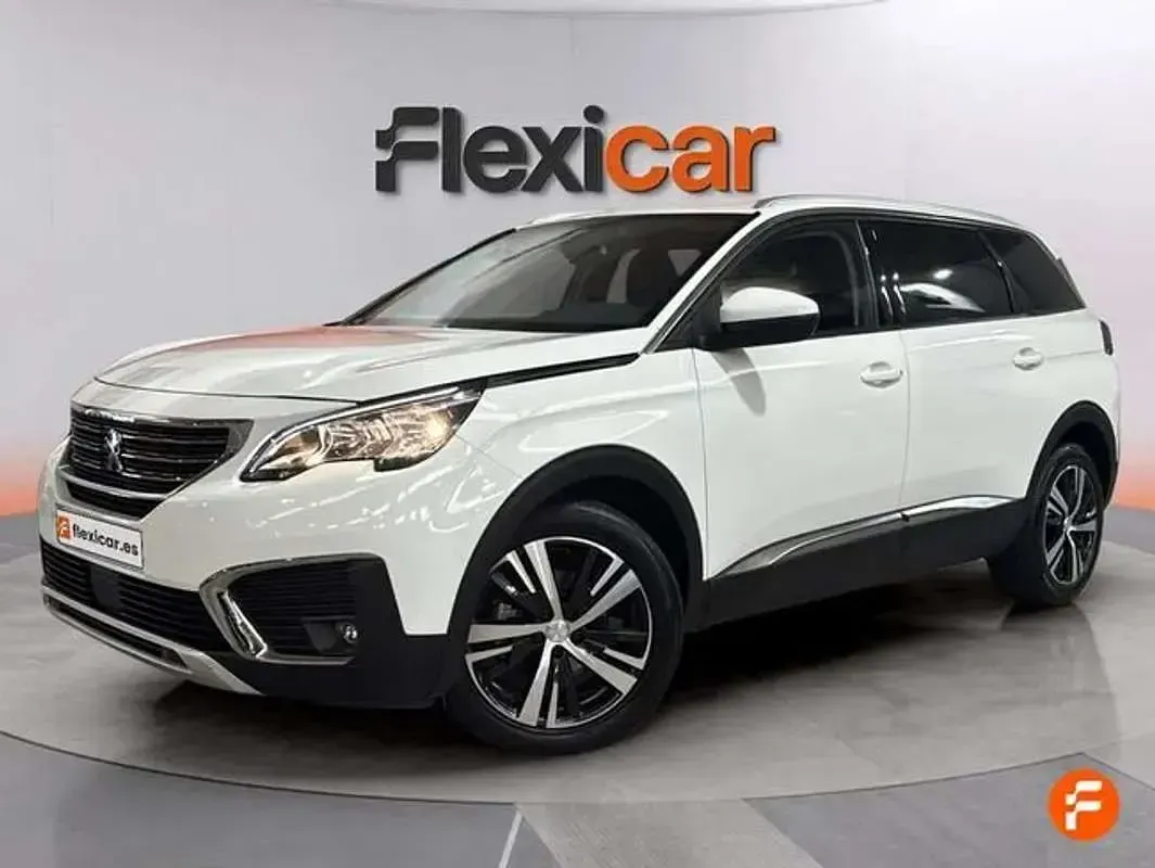 Usado Peugeot 5008 Allure 131 CV (96 kW) 2019 Blanco SUV