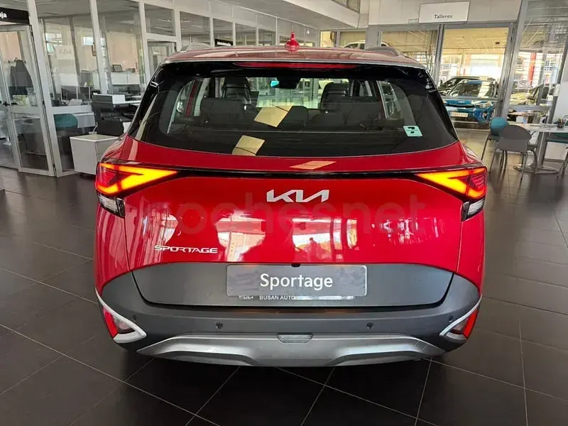 Usado Kia Sportage 150 CV (110 kW) 2023 Rojo SUV