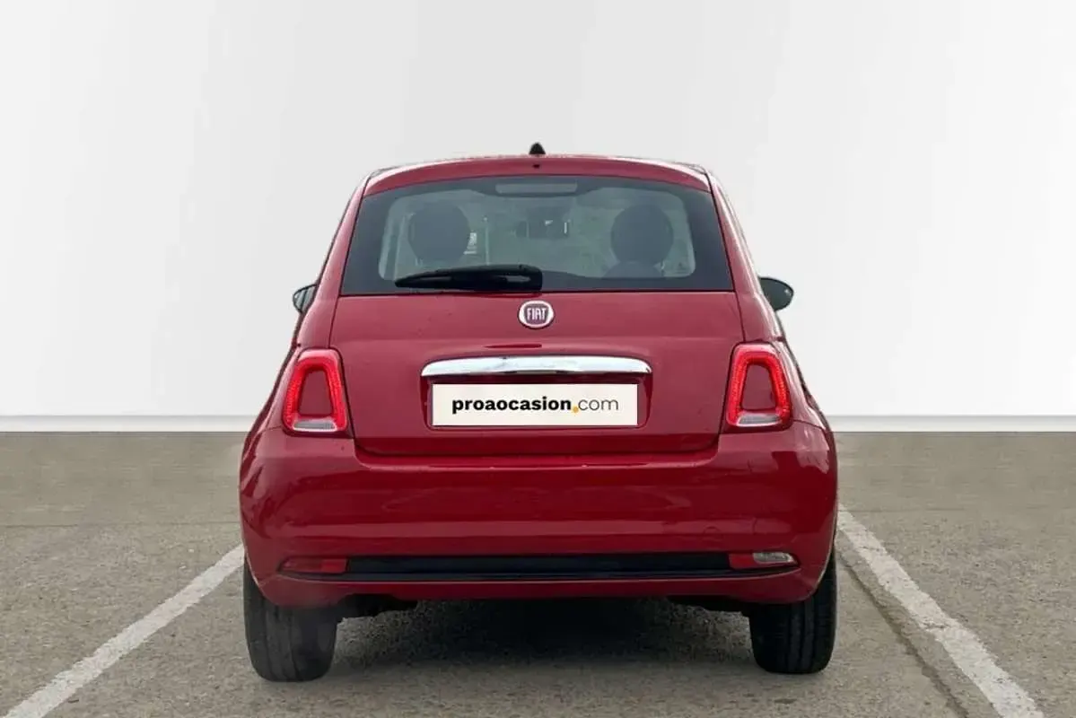 Usado Fiat 500 71 CV (52 kW) 2021 Rojo Utilitario