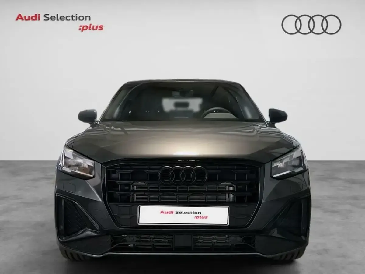 Usado Audi Q2 Ambiente 150 CV (110 kW) 2024 Gris SUV