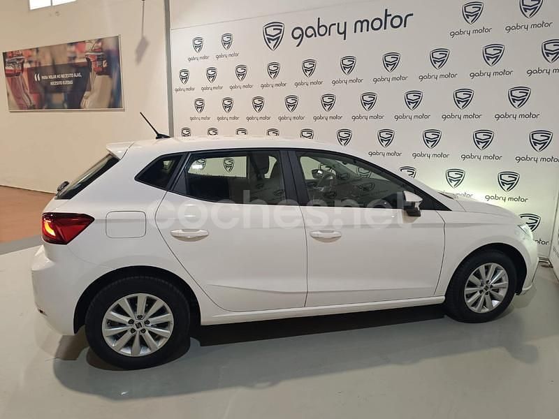 Usado Seat Ibiza Style 110 CV (80 kW) 2023 Blanco Berlina
