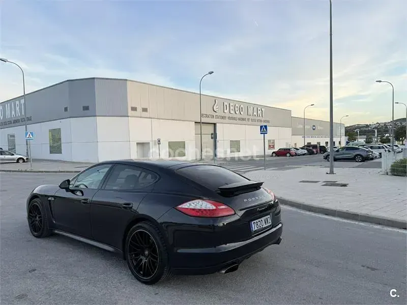 Usado Porsche Panamera Platinum Edition 299 CV (219 kW) 2013 Negro Utilitario