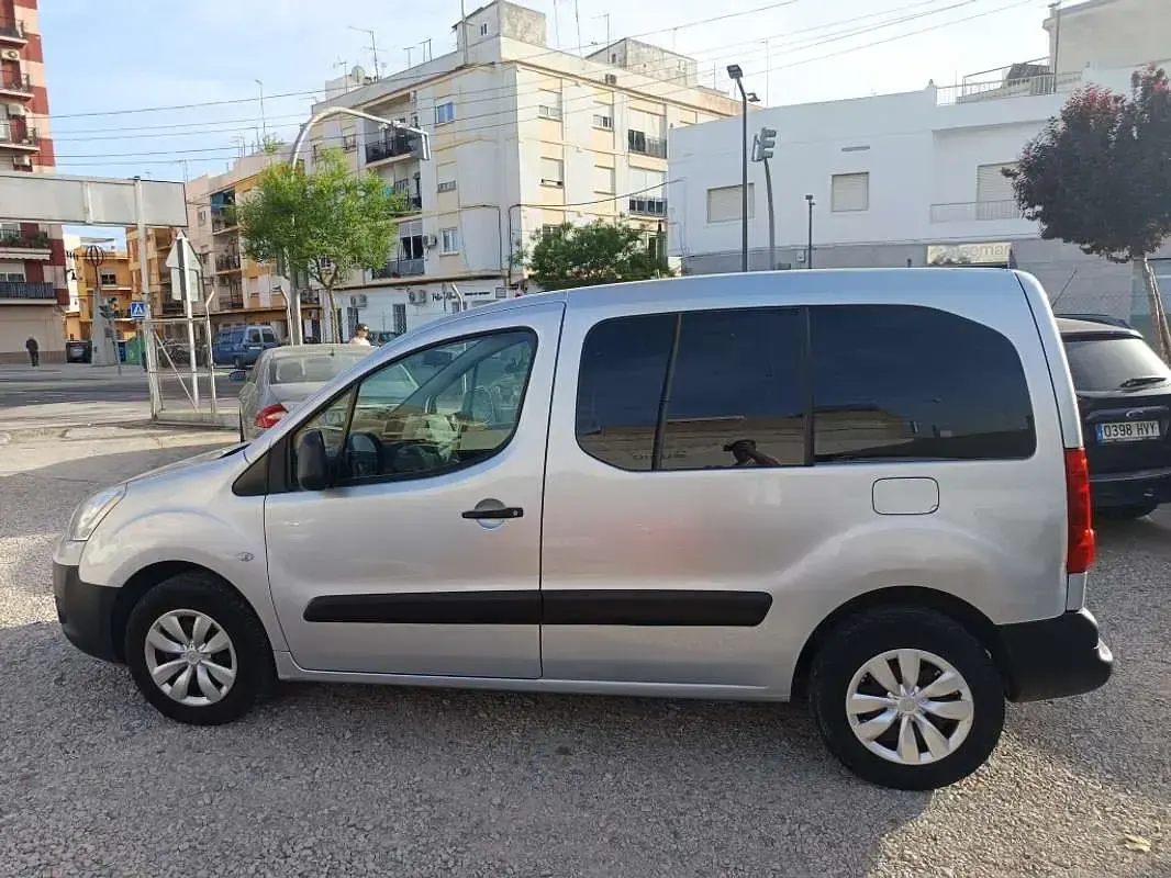Usado Citroën Berlingo 75 CV (55 kW) 2012 Gris Monovolumen