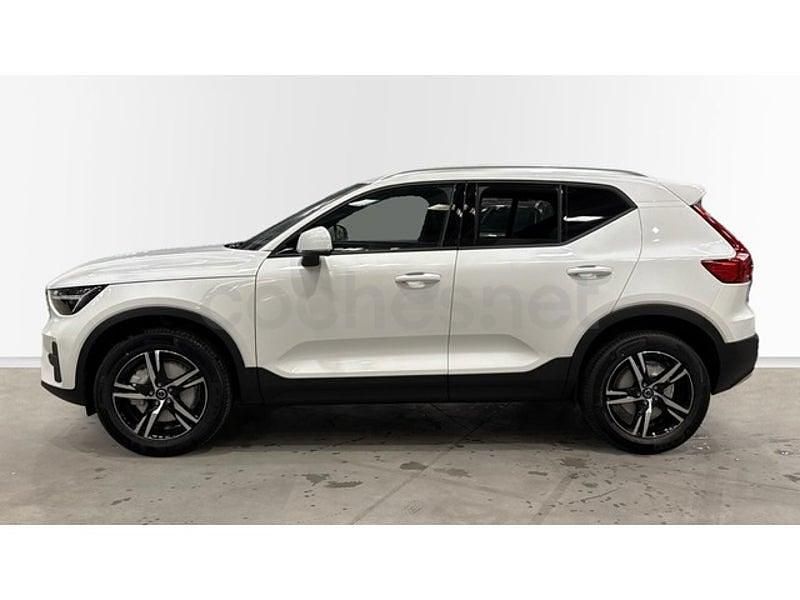 Ny Volvo XC40 Core 163 HK (119 kW) 2025 Hvid SUV