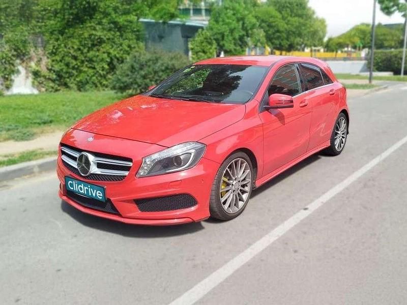 Usado Mercedes A180 109 CV (80 kW) 2013 Rojo Utilitario