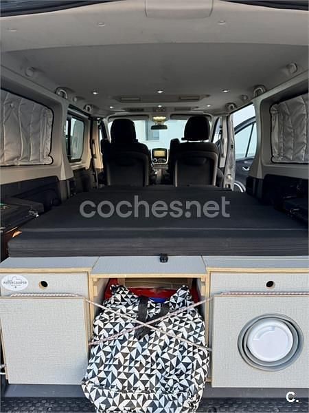 Usado Renault Trafic Equilibre 150 CV (110 kW) 2021 Negro Monovolumen