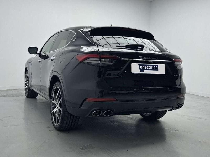 Usado Maserati Levante GT 330 CV (242 kW) 2023 Negro SUV