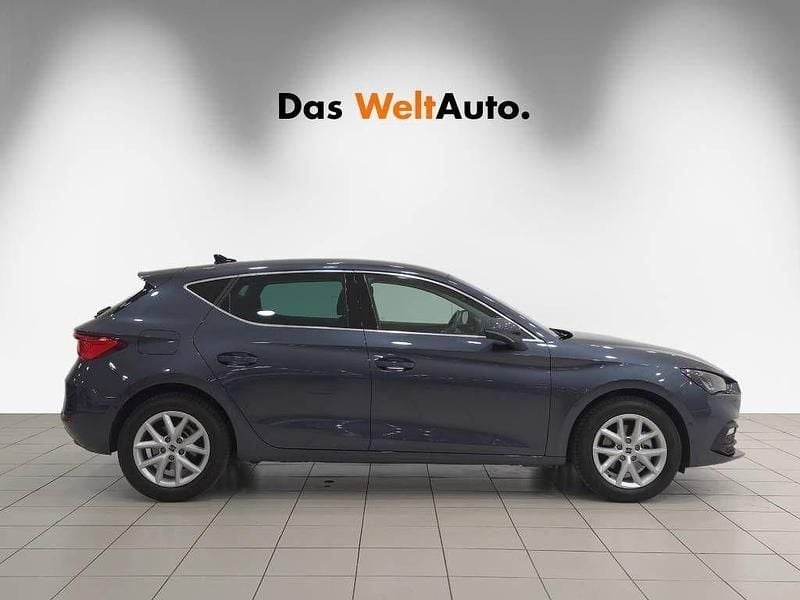 Usado Seat Leon Style 116 CV (85 kW) 2025 Gris Berlina