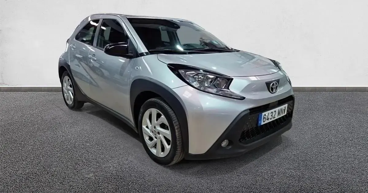 Usado Toyota Aygo X Play 72 CV (52 kW) 2024 SUV