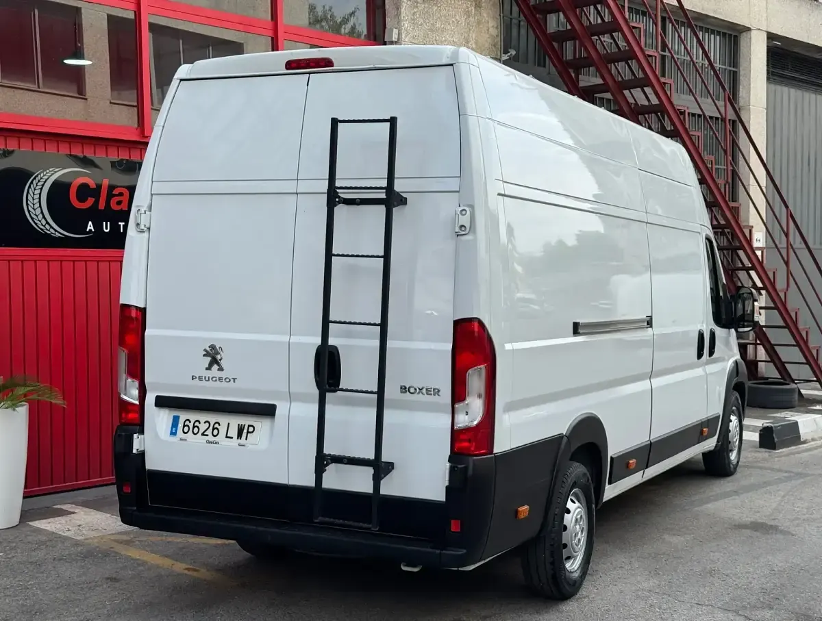 Usado Peugeot Boxer S 140 CV (102 kW) 2022 Blanco Van
