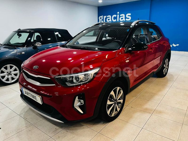 Granate Usado 2021 Kia Stonic SUV | 18.900 € (Un poco caro) - Imagen 1/4