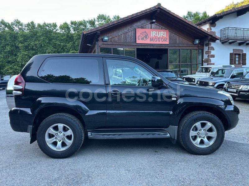 Negro Usado 2003 Toyota Land Cruiser SUV | 24.999 € (Precio justo) - Imagen 1/4