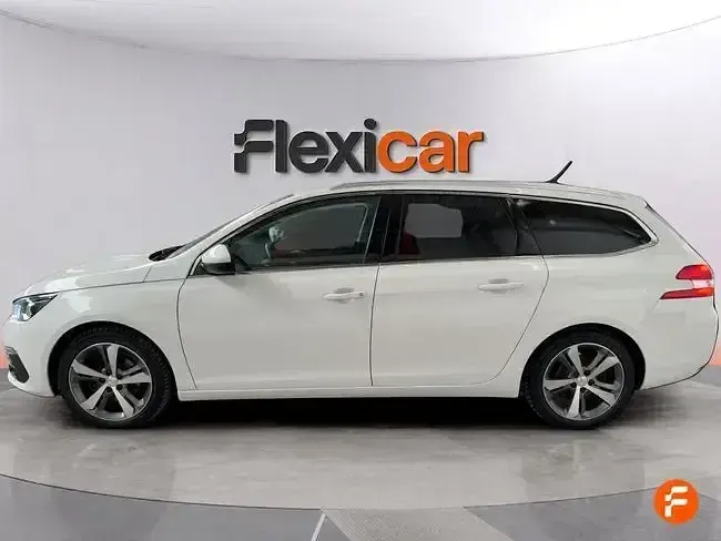 Usado Peugeot 308 SW Allure 130 CV (95 kW) 2018 Blanco Familiar