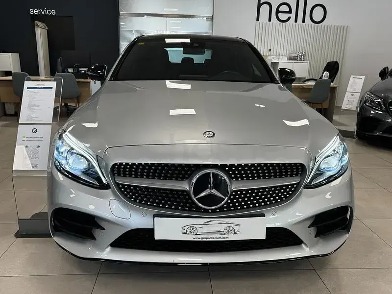 Usado Mercedes C300 245 CV (180 kW) 2020 Gris / plata Berlina