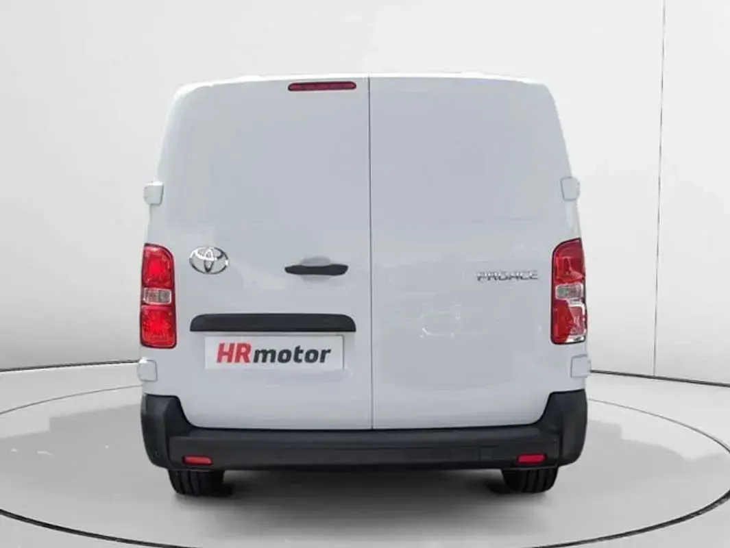 Usado Toyota Proace 144 CV (105 kW) 2024 Blanco Monovolumen
