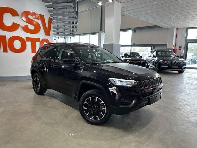 Usado Jeep Compass Trailhawk 241 CV (177 kW) 2022 Negro SUV
