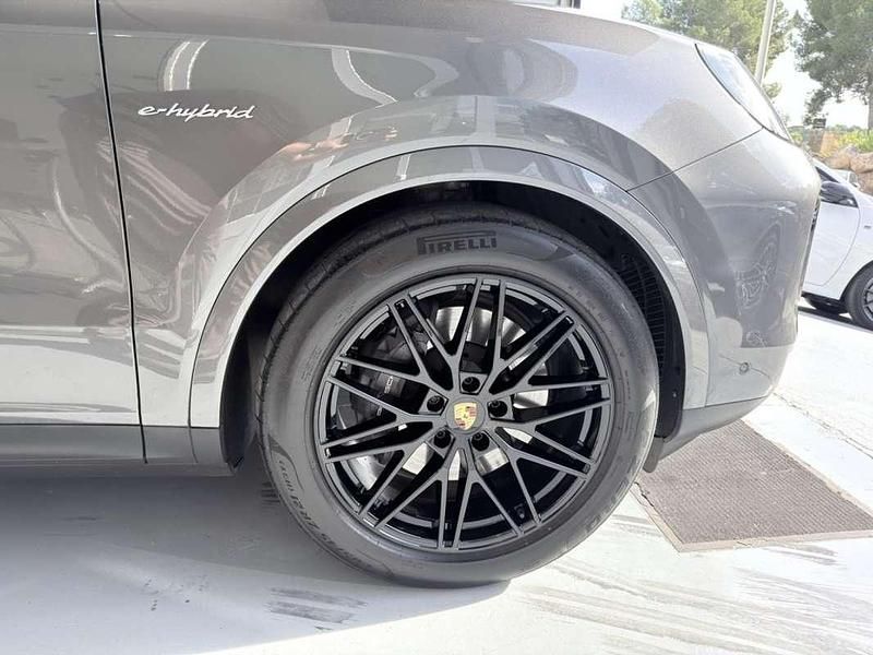 Usado Porsche Cayenne 470 CV (345 kW) 2024 Gris SUV