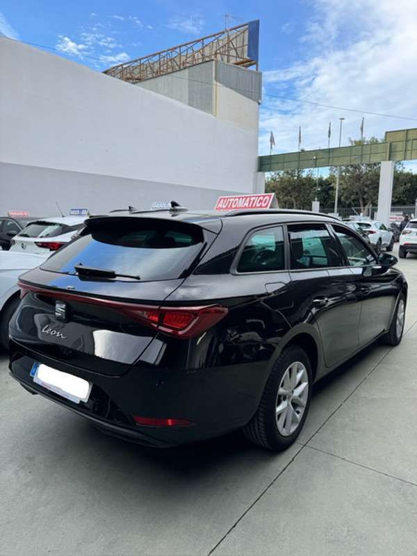 Usado Seat Leon ST Style 150 CV (110 kW) 2020 Negro Familiar