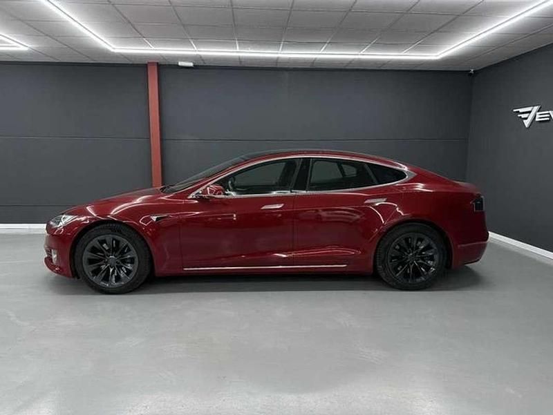 Usado Tesla Model S 386 kW (525 CV) 2019 Rojo Utilitario