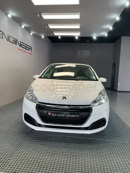 Usado Peugeot 208 Active 99 CV (72 kW) 2018 Blanco Utilitario