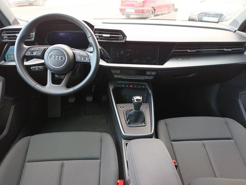 Usado Audi A3 Sportback 116 CV (85 kW) 2025 Azul navarra metalizado Utilitario