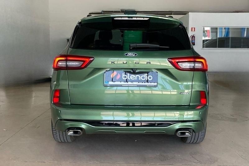Usado Ford Kuga ST-Line X 243 CV (178 kW) 2024 Verde SUV