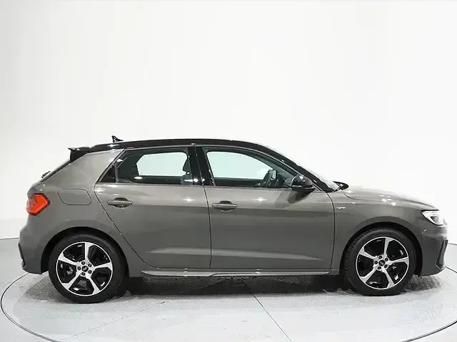 Usado Audi A1 Black Edition 116 CV (85 kW) 2025 Gris SUV