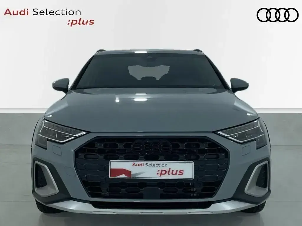 Usado Audi A3 e-tron Advanced Plus 204 CV (150 kW) 2025 Gris Utilitario