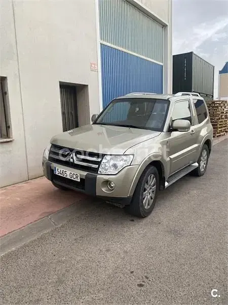 Usado Mitsubishi Montero 170 CV (125 kW) 2008 Beige SUV