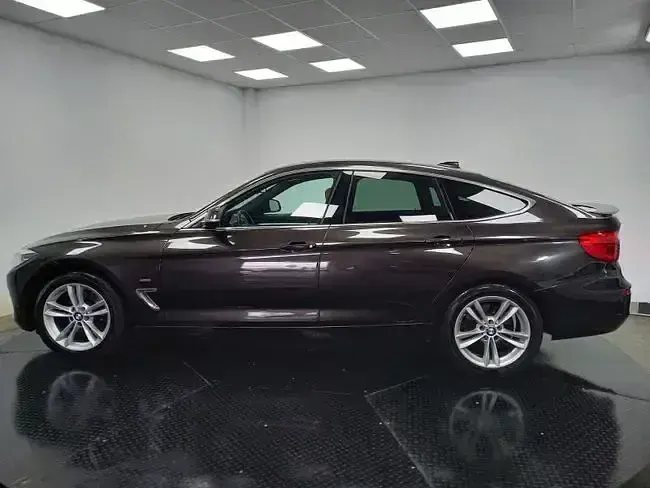 Usado BMW 330 258 CV (189 kW) 2018 Gris Berlina