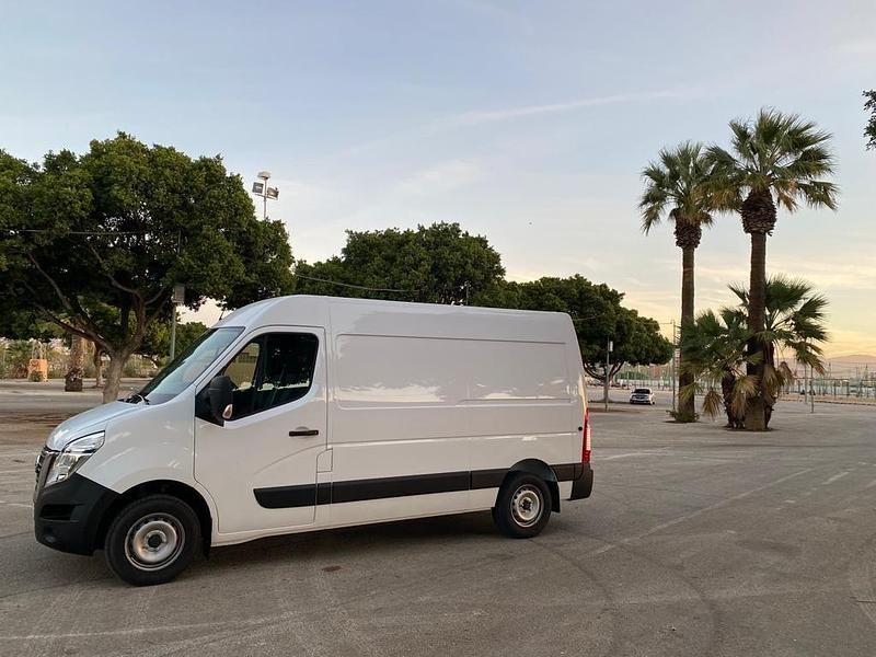 Usado Nissan Interstar 135 CV (99 kW) 2023 Blanco Van