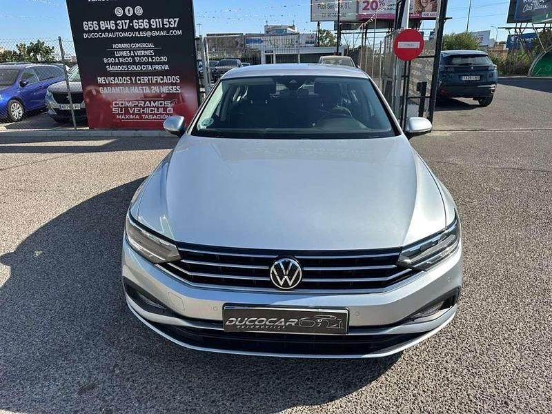 Usado VW Passat Business 150 CV (110 kW) 2021 Gris Berlina