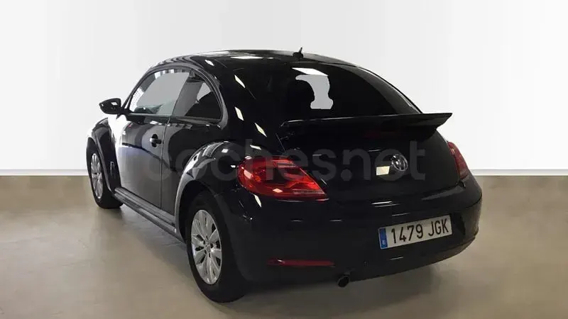 Usado VW Beetle Design 105 CV (77 kW) 2015 Negro Utilitario