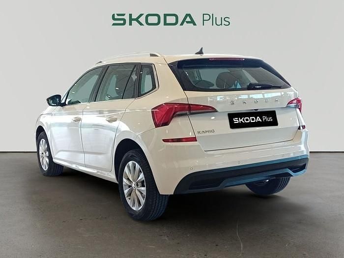 Usado Skoda Kamiq Ambition 110 CV (80 kW) 2021 Blanco SUV